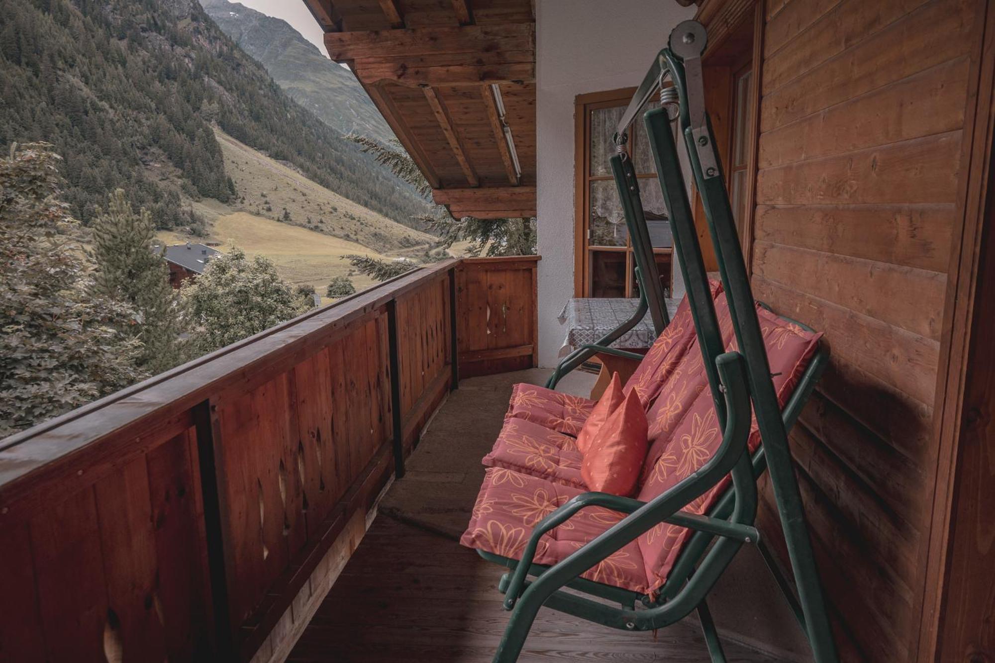 Haus Bergwind Apartment Sankt Leonhard im Pitztal Exterior photo
