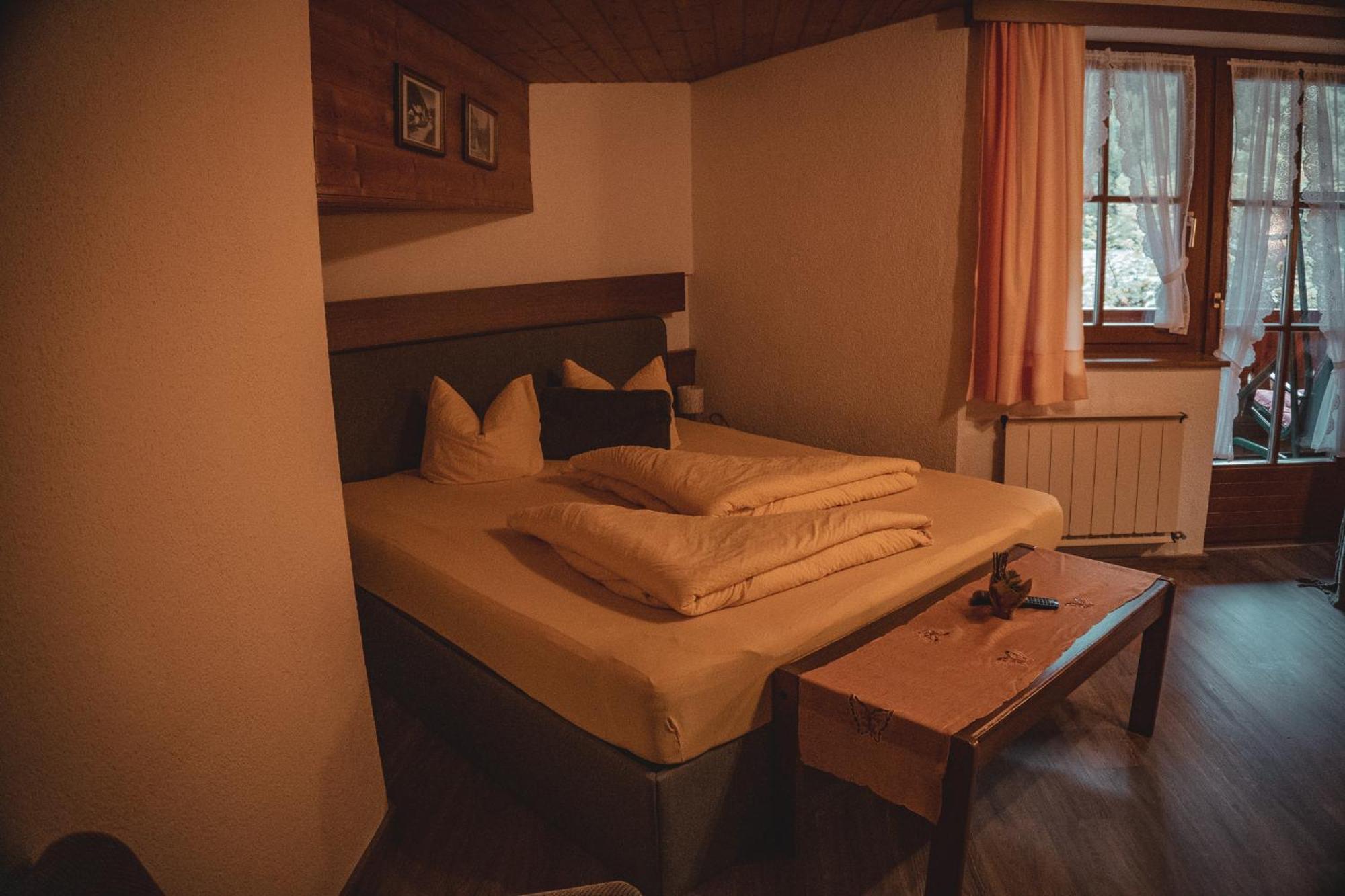 Haus Bergwind Apartment Sankt Leonhard im Pitztal Exterior photo